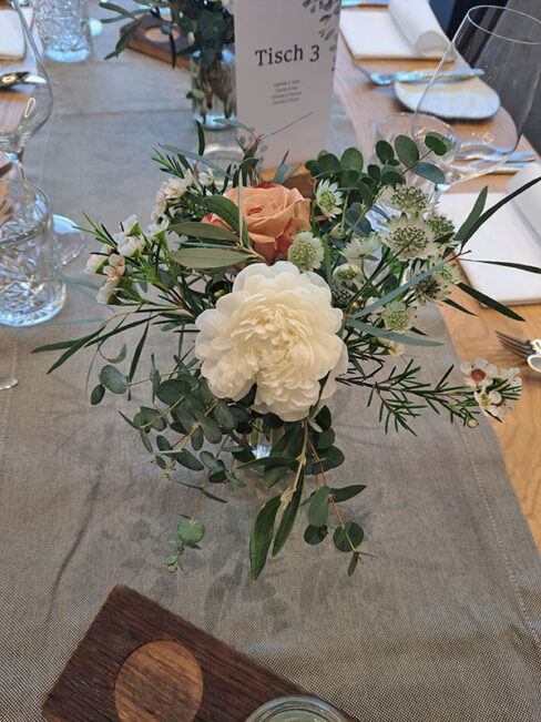 Rosenstube Seewalchen Hochzeitsfloristik