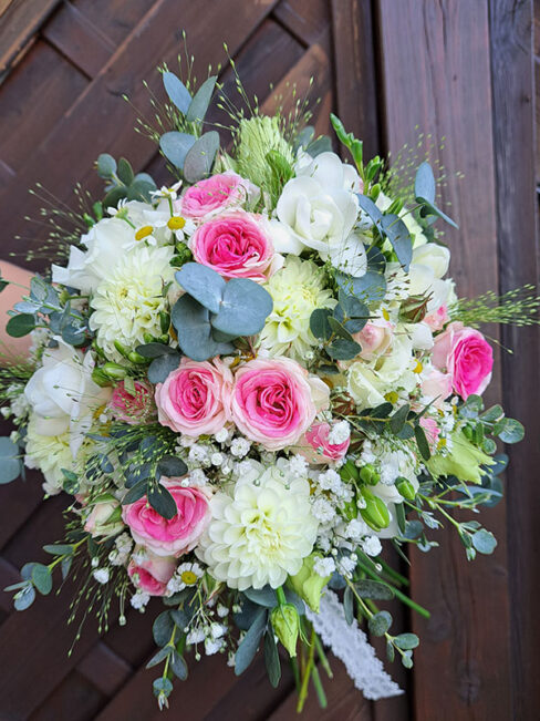 Rosenstube Seewalchen Hochzeitsfloristik