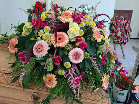 Rosenstube Seewalchen Trauerfloristik