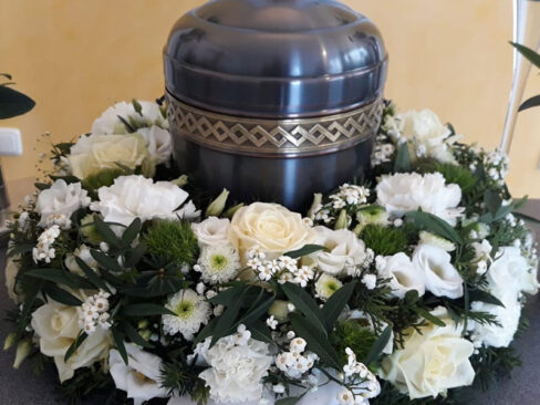 Rosenstube Seewalchen Trauerfloristik